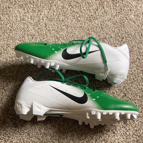Athletic_Shoes